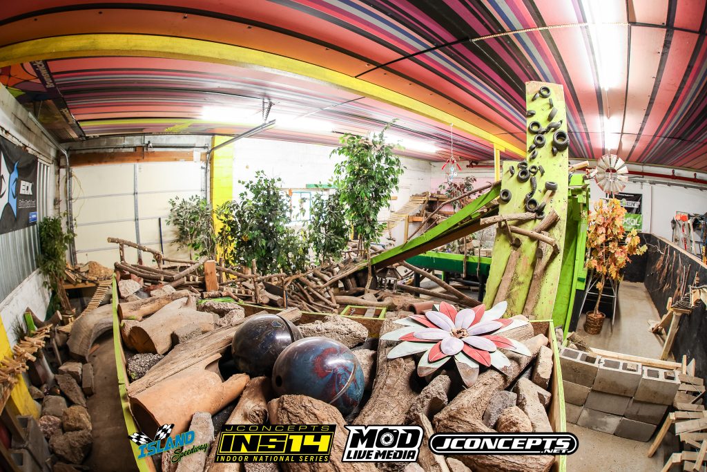 JConcepts INS14 at Island Speedway - RC Crawling | RCTracks.io