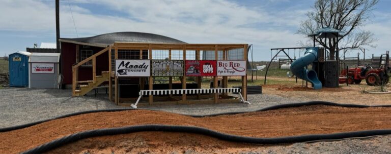 stand and playground 768x304